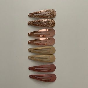 4 sets of hair clips